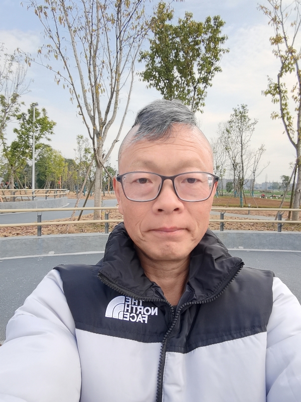 做喜欢的事的第一张照片--成都基督教相亲网